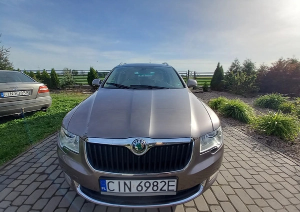 Skoda Superb cena 31900 przebieg: 278000, rok produkcji 2011 z Dzierżoniów małe 211